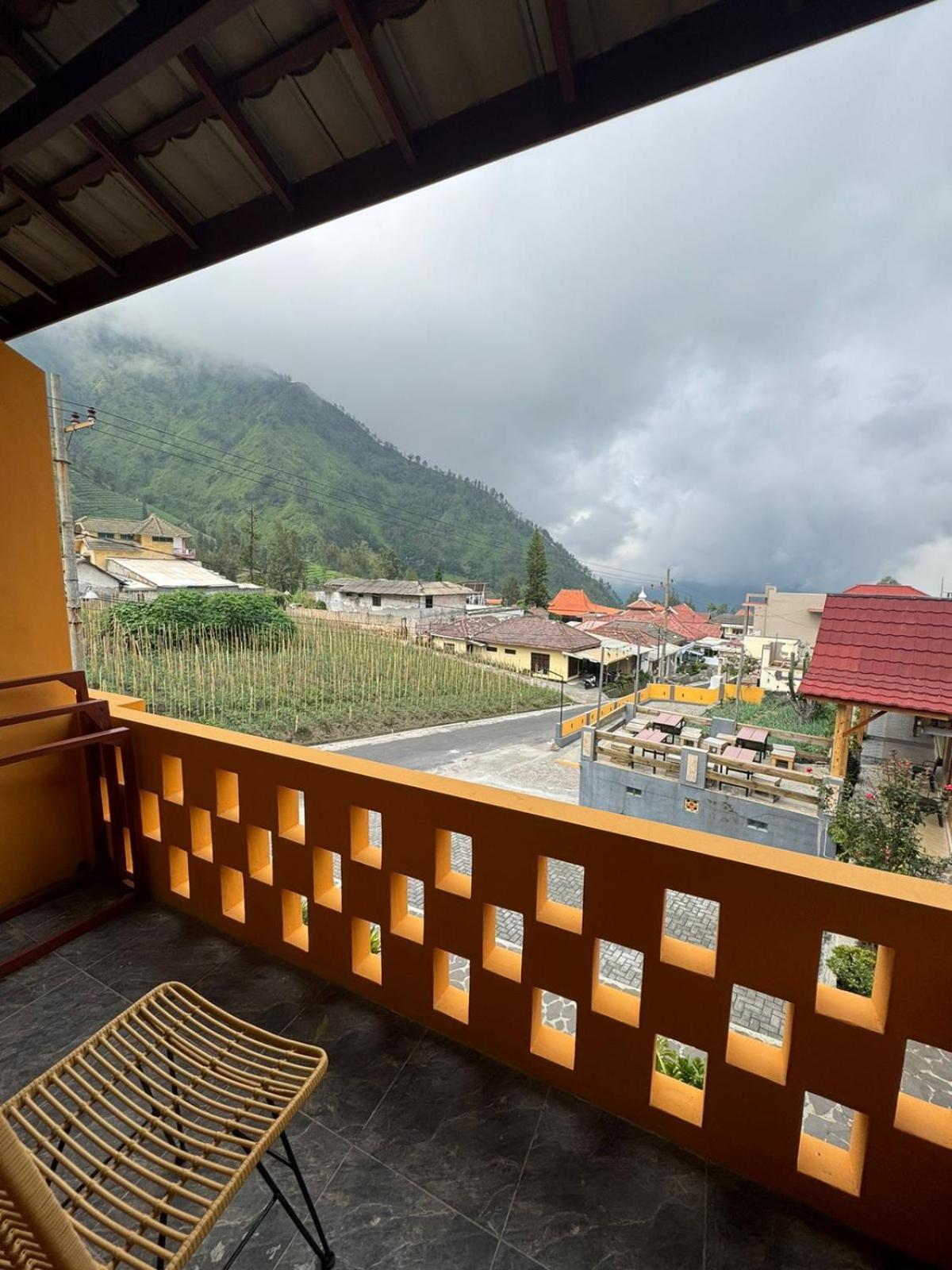Homestay Lereng Bromo Esterno foto