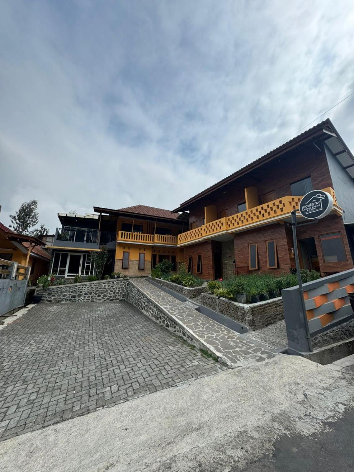 Homestay Lereng Bromo Esterno foto
